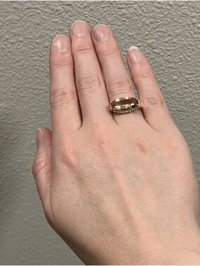 Oval Morganite and Diamond Ring set in 18 Karat Gold